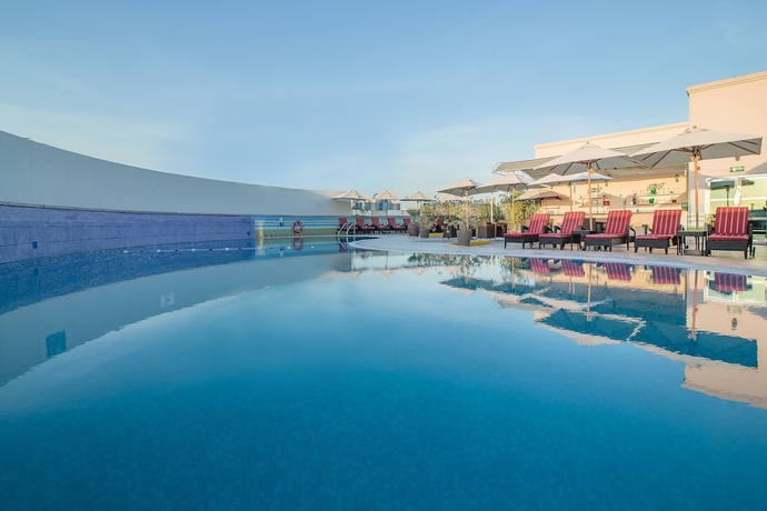 Imagen de la piscina del Hotel Sunday Holiday International Dubai. Foto 16