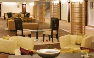Imagen del bar/restaurante del Hotel Sunday Hotel by CheckIn Jaipur. Foto 6