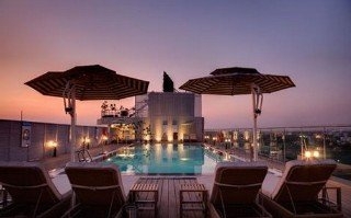 Imagen de la piscina del Hotel Sunday Hotel by CheckIn Jaipur. Foto 11