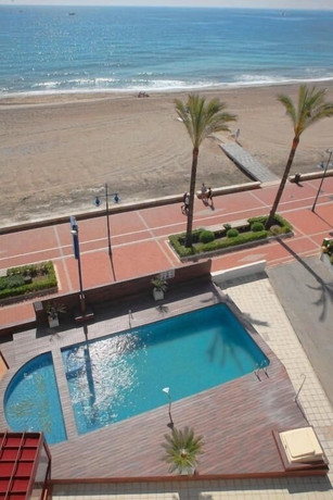 Imagen de la piscina del Hotel Sunday's Beach. Foto 19