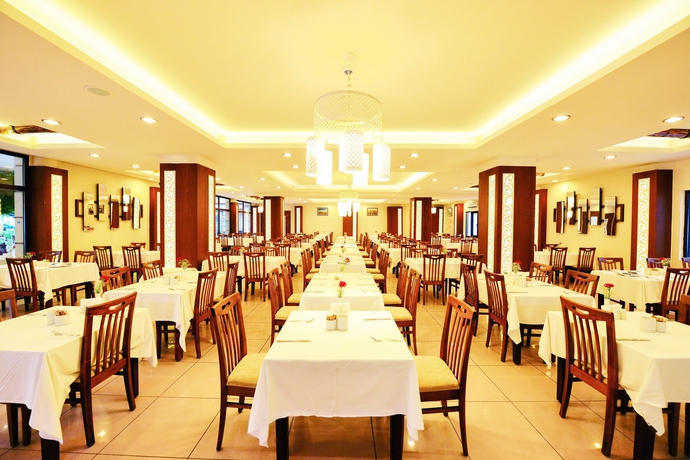 Imagen del bar/restaurante del Hotel Sundia By Liberty &Ouml;l&uuml;deniz. Foto 1