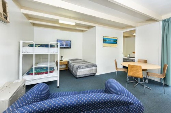 Imagen de la habitación del Hotel Sundown Villas. Foto 4
