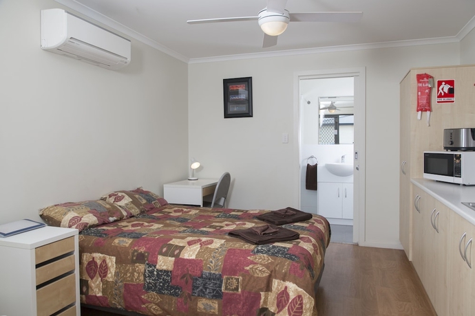 Imagen de la habitación del Hotel Sundowner Cabin and Tourist Park. Foto 3