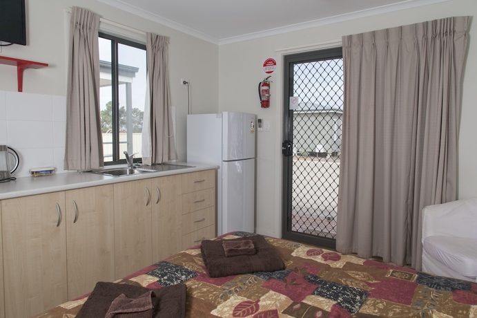 Imagen de la habitación del Hotel Sundowner Cabin and Tourist Park. Foto 4