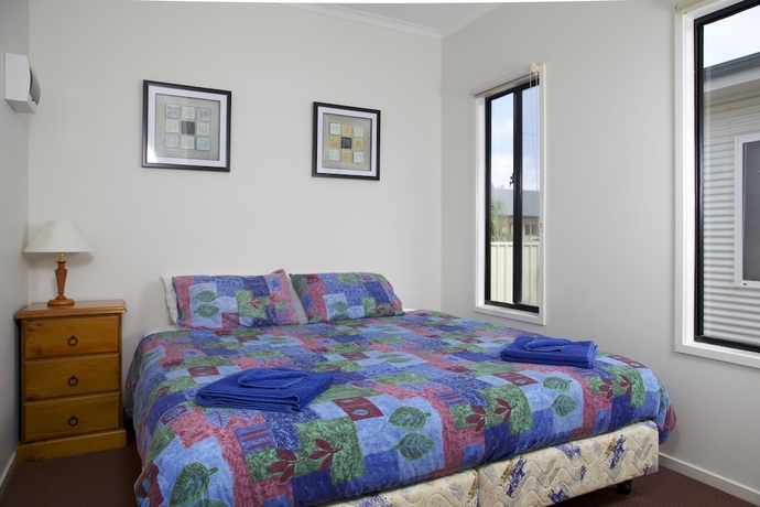 Imagen de la habitación del Hotel Sundowner Cabin and Tourist Park. Foto 10