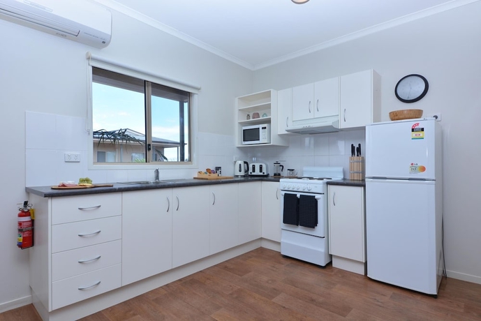 Imagen de la habitación del Hotel Sundowner Cabin and Tourist Park. Foto 17