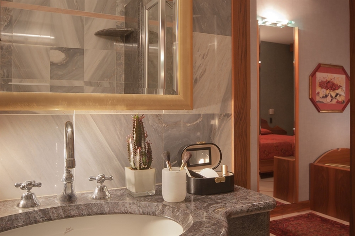 Imagen de la habitación del Hotel Sunflower, Estación Garibaldi. Foto 6