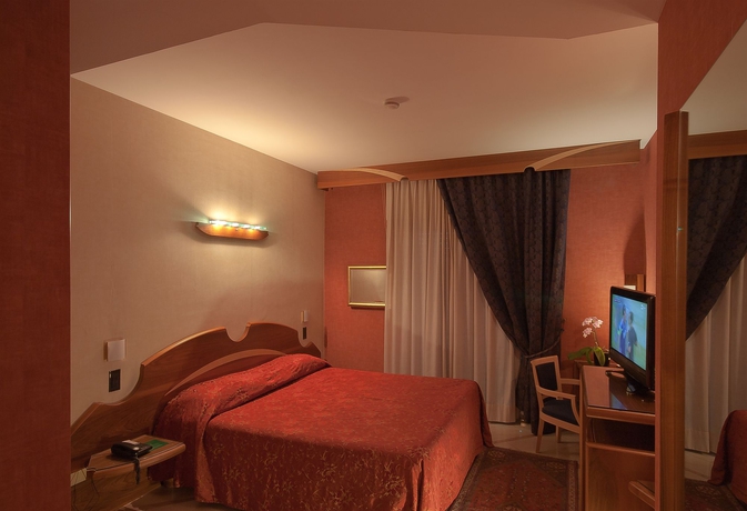 Imagen de la habitación del Hotel Sunflower, Estación Garibaldi. Foto 9