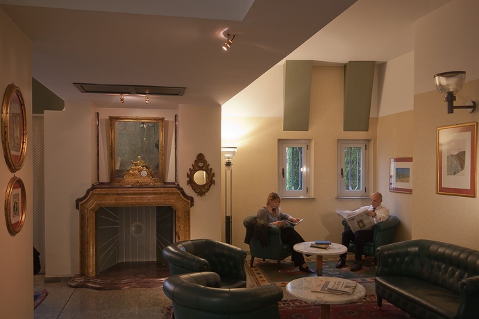 Imagen de los interiores del Hotel Sunflower, Estación Garibaldi. Foto 14