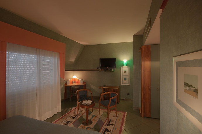 Imagen de los interiores del Hotel Sunflower, Estación Garibaldi. Foto 16