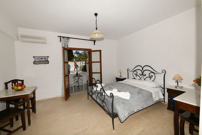 Imagen de la habitación del Hotel Sunflower Santorini. Foto 8