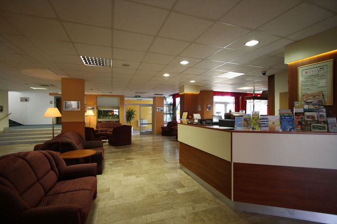 Imagen de la piscina del Hotel Sungarden Wellness and Conference. Foto 15