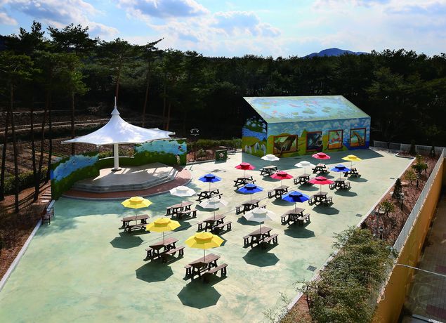 Imagen de los exteriores del Hotel Sungho Resort. Foto 13