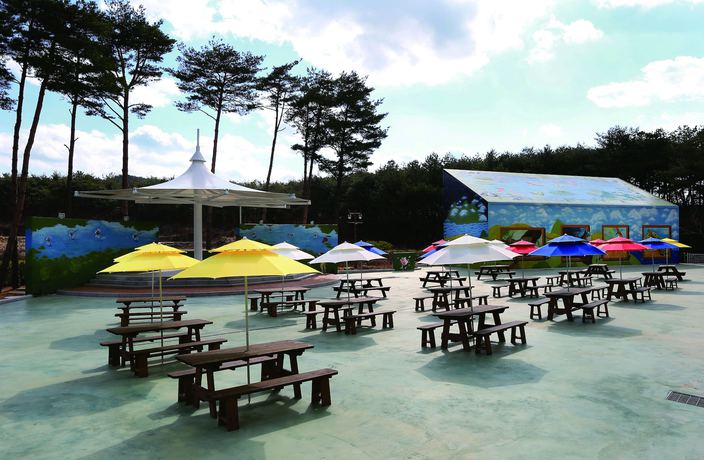 Imagen de los exteriores del Hotel Sungho Resort. Foto 14