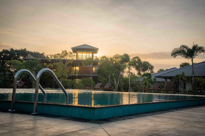 Imagen de la piscina del Hotel Sungreen Resort and Spa. Foto 18