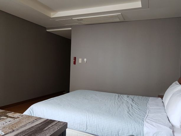 Imagen de la habitación del Hotel Sungsanpo Sky. Foto 7