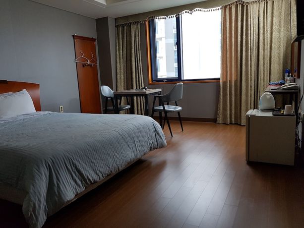 Imagen de la habitación del Hotel Sungsanpo Sky. Foto 16