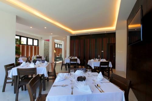 Imagen general del Hotel Sungthong Kamala Beach Resort. Foto 10