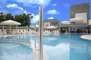 Imagen de la piscina del Hotel Sunhill Centro. Foto 8