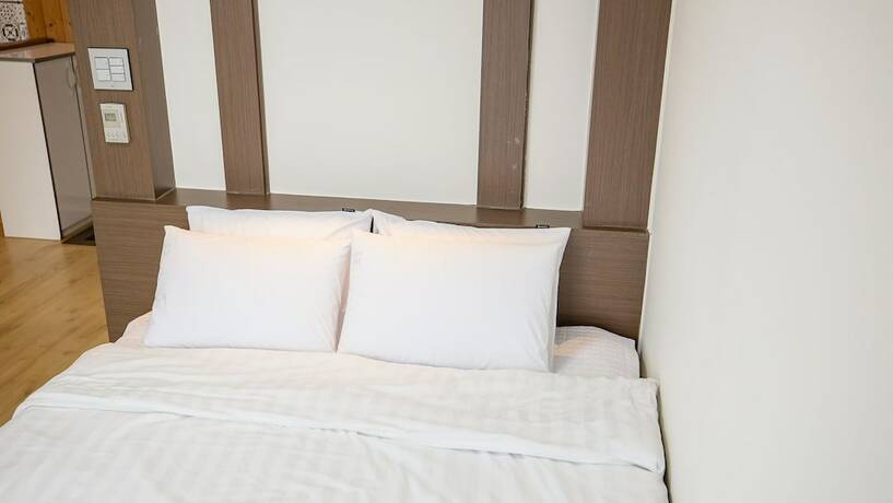 Imagen de la habitación del Hotel Sunhouse. Foto 11