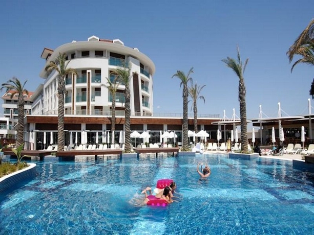 Imagen general del Hotel Sunis Evren Beach Resort and Spa - All Inclusive. Foto 3