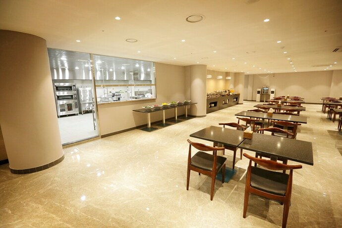 Imagen del bar/restaurante del Hotel Sunland. Foto 15