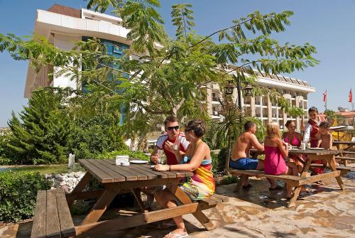 Imagen general del Hotel Sunland Resort Beldibi. Foto 5