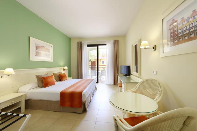 Imagen de la habitación del Hotel Sunlight Bahia Principe Tenerife. Foto 5
