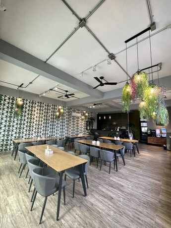 Imagen del bar/restaurante del Hotel Sunlight Forest. Foto 13