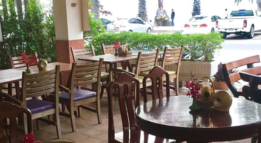 Imagen del bar/restaurante del Hotel Sunlight, JOMTIEN BEACH. Foto 3