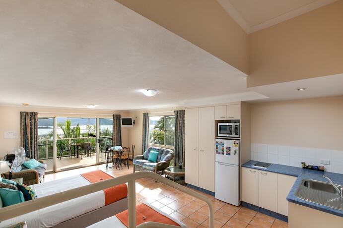 Imagen general del Hotel Sunlit Waters Studio Apartments. Foto 12