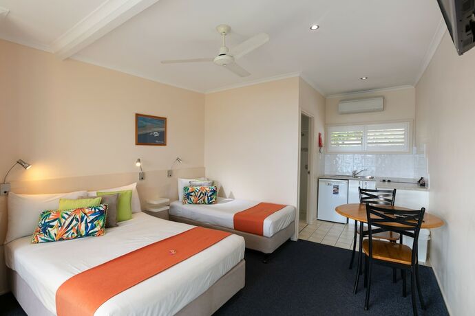 Imagen de la habitación del Hotel Sunlit Waters Studio Apartments. Foto 14