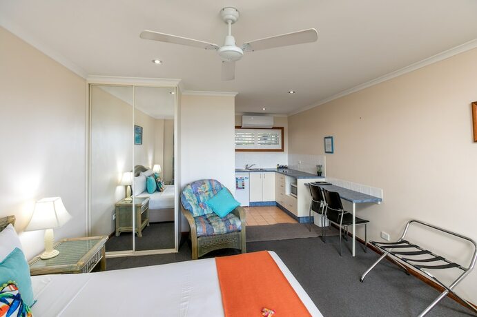 Imagen de la habitación del Hotel Sunlit Waters Studio Apartments. Foto 17