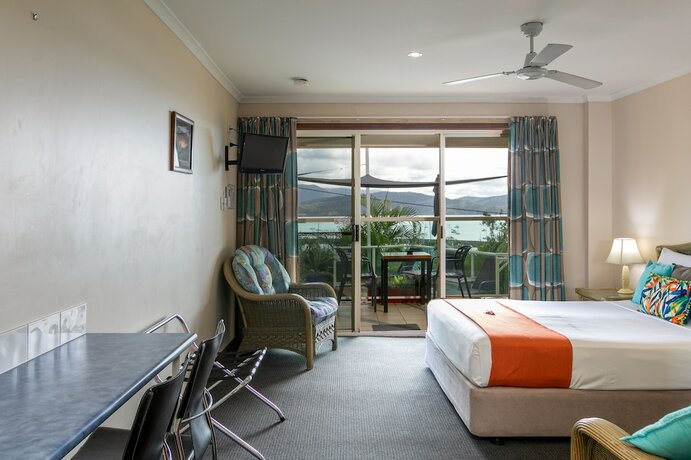 Imagen de la habitación del Hotel Sunlit Waters Studio Apartments. Foto 19