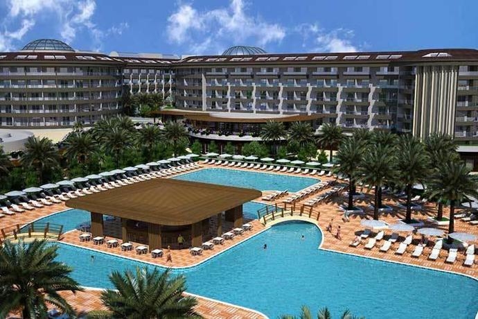 Imagen de la piscina del Hotel Sunmelia Beach. Foto 4