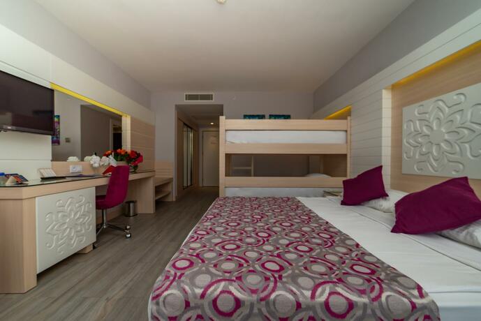 Imagen general del Hotel Sunmelia Beach Resort Hotel & Spa-All Inclusive. Foto 3
