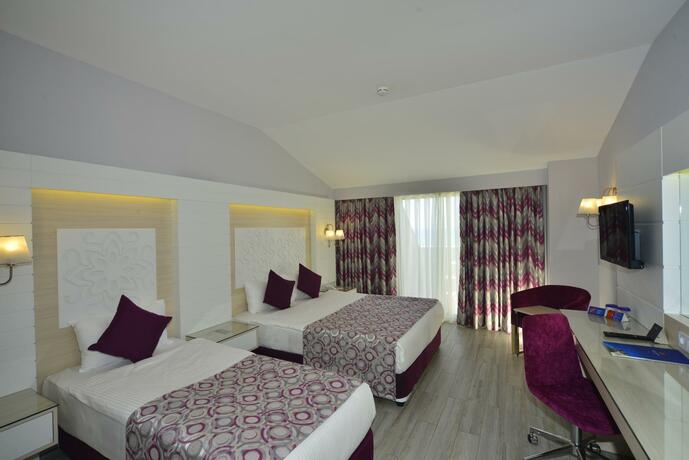 Imagen general del Hotel Sunmelia Beach Resort Hotel & Spa-All Inclusive. Foto 13