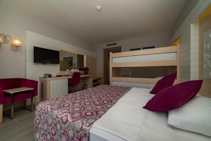 Imagen general del Hotel Sunmelia Beach Resort Hotel & Spa-All Inclusive. Foto 14