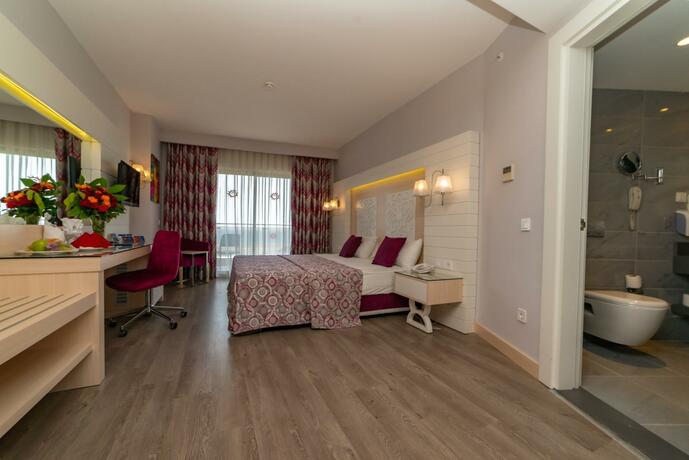 Imagen general del Hotel Sunmelia Beach Resort Hotel & Spa-All Inclusive. Foto 15