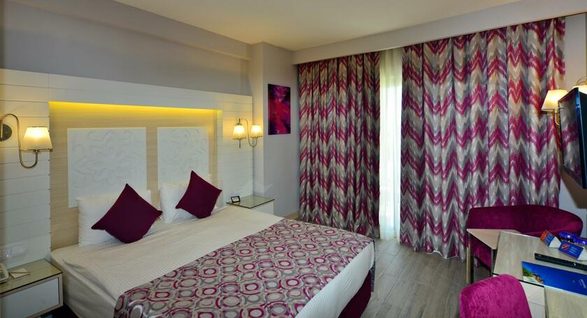 Imagen general del Hotel Sunmelia Beach Resort Hotel & Spa-All Inclusive. Foto 20