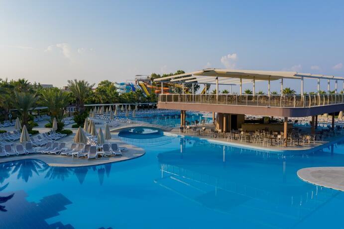 Imagen general del Hotel Sunmelia Beach Resort Hotel & Spa-All Inclusive. Foto 23