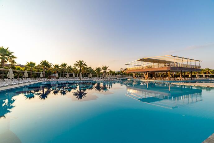 Imagen general del Hotel Sunmelia Beach Resort Hotel & Spa-All Inclusive. Foto 28