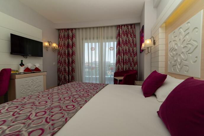 Imagen general del Hotel Sunmelia Beach Resort Hotel & Spa-All Inclusive. Foto 35
