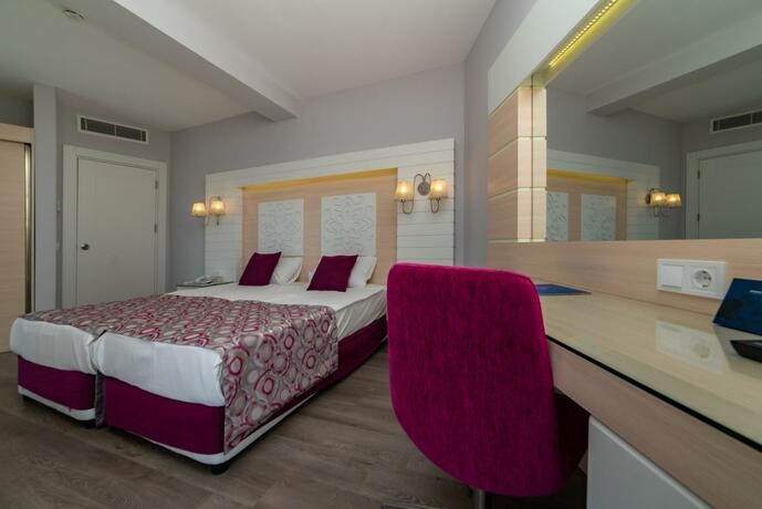 Imagen general del Hotel Sunmelia Beach Resort Hotel & Spa-All Inclusive. Foto 43