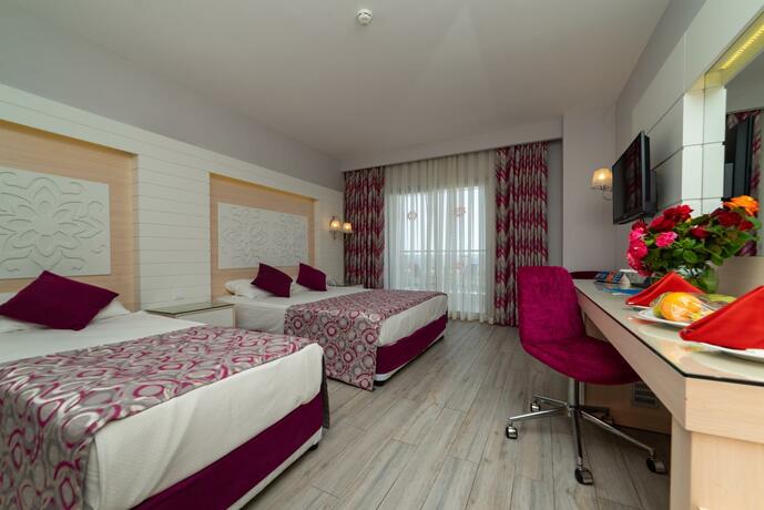 Imagen general del Hotel Sunmelia Beach Resort Hotel & Spa-All Inclusive. Foto 45