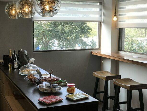 Imagen del bar/restaurante del Hotel Sunmoonlake Loft Inn. Foto 10