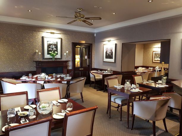 Imagen del bar/restaurante del Hotel Sunninghill. Foto 2