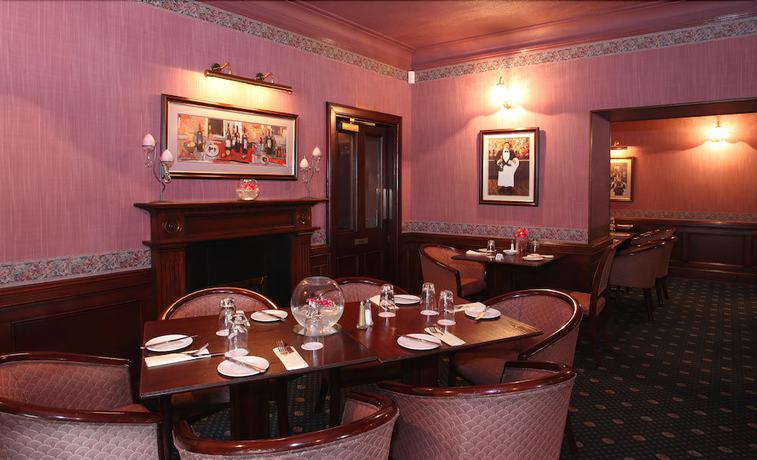 Imagen del bar/restaurante del Hotel Sunninghill. Foto 4