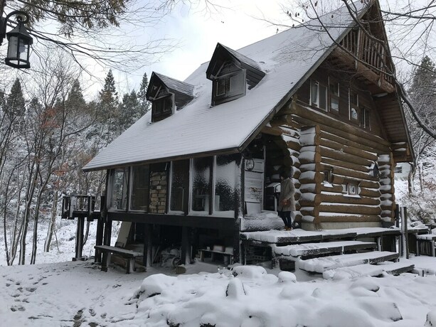 Imagen general del Hotel Sunnsnow Log House. Foto 13