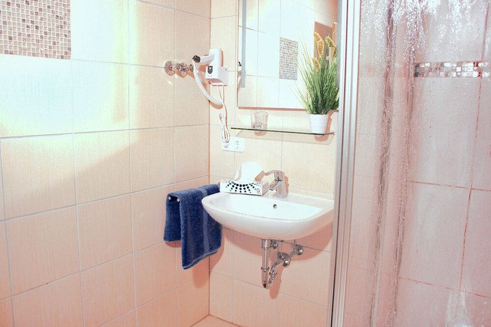 Imagen de la habitación del Hotel Sunny, Aiterhofen. Foto 14